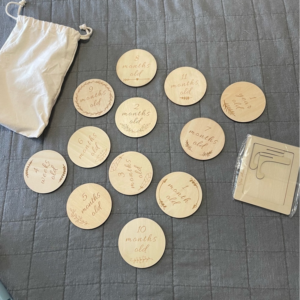Milestone wooden circles full set with extra frame included​​​​​​​